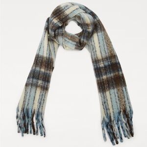 NWT. Zara Blue/Cream Checked Fringed Scarf.